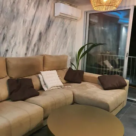 Louti'S Apartment La Pineda Exterior photo
